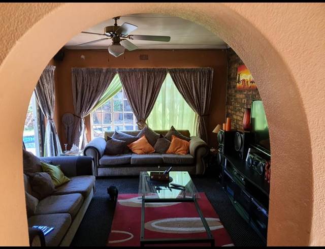 3 BEDROOM PROPERTY TO RENT IN DALPARK EXT 1